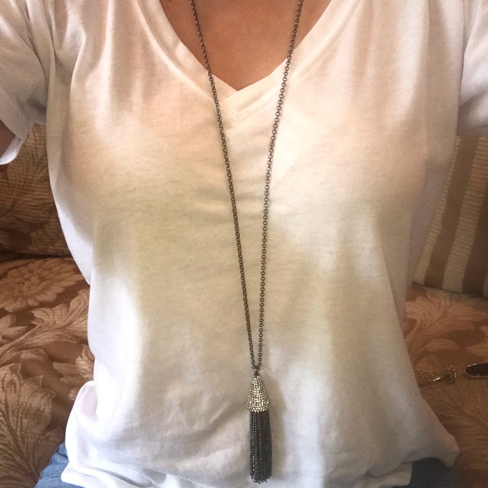 Long crystal-type necklace